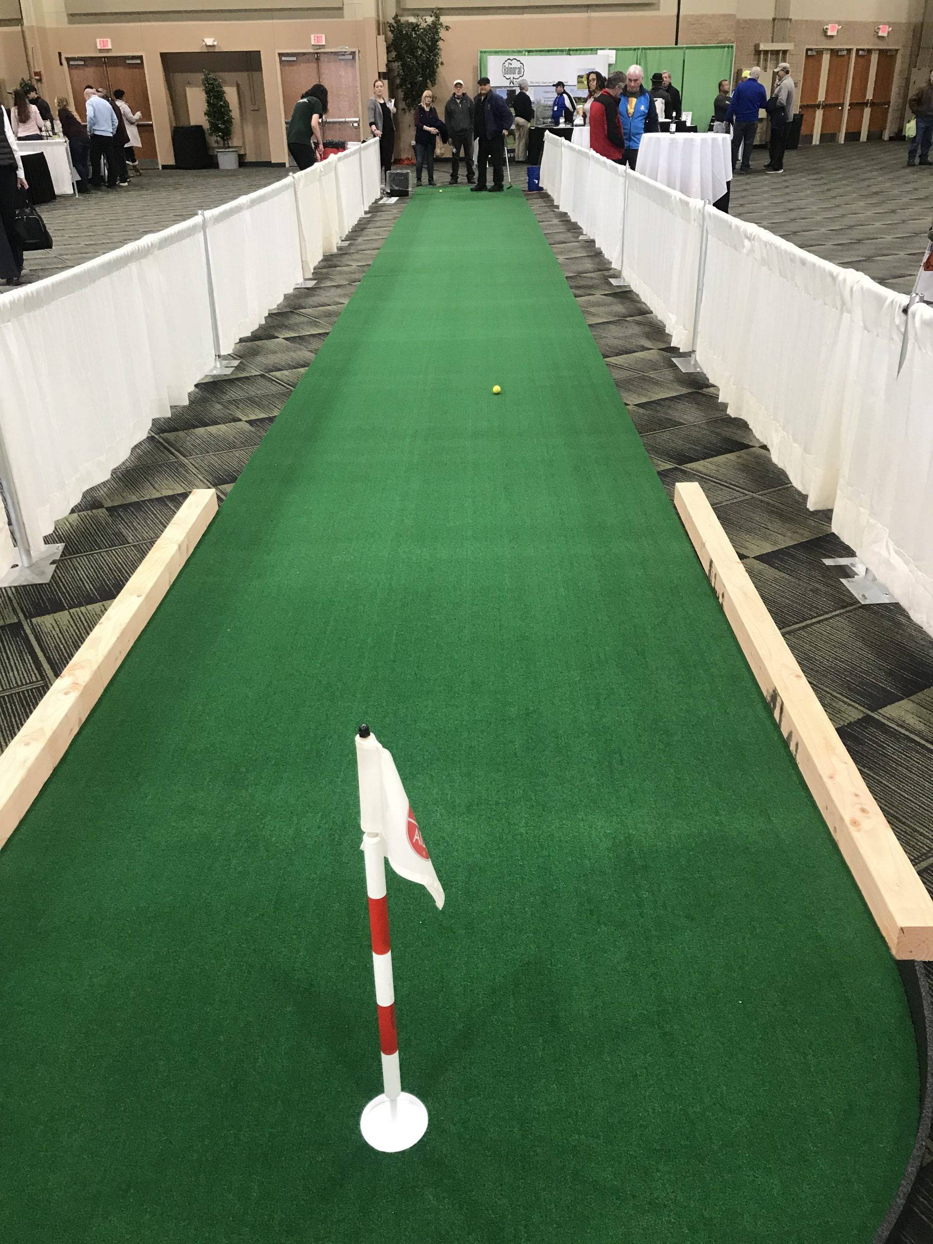 Big Moss Long Putt 60ft Putting Green - Indoor Golf Universe | Golf Simulators, Launch Monitors, Accessories